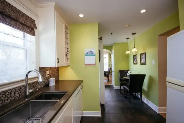 19-031 Sunny corner condo in the South End - Photo 6