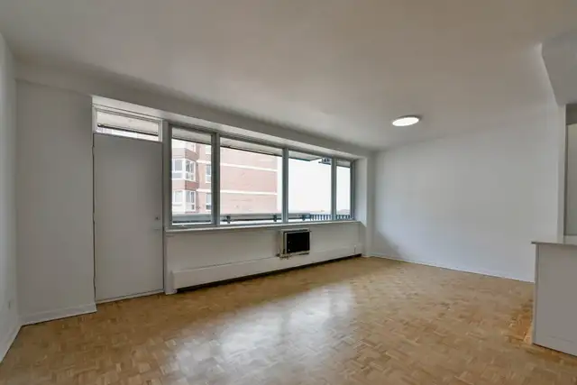 fully renovated 2 bedroom apartment in Outremont - ID 2378 - Photo 3