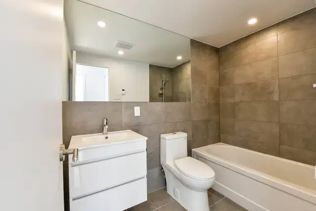 fully renovated 2 bedroom apartment in Outremont - ID 2378 - Photo 4