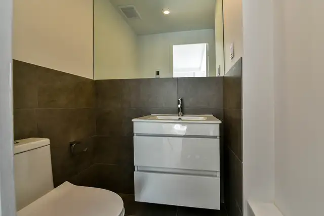 fully renovated 2 bedroom apartment in Outremont - ID 2378 - Photo 10