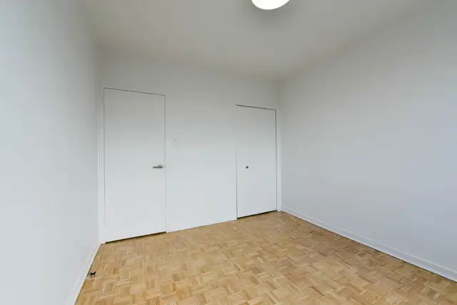 fully renovated 2 bedroom apartment in Outremont - ID 2378 - Photo 12