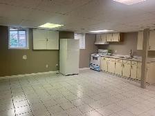 lower unit with separate entrance for rent - Photo 2