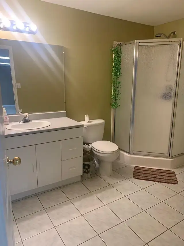 lower unit with separate entrance for rent - Photo 5