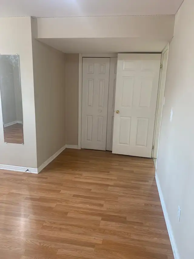 lower unit with separate entrance for rent - Photo 6