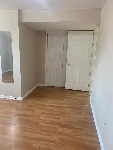 lower unit with separate entrance for rent - Photo 6
