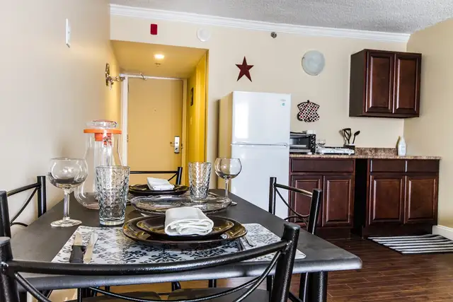 Bachelor apartment for May 1st - Photo 3