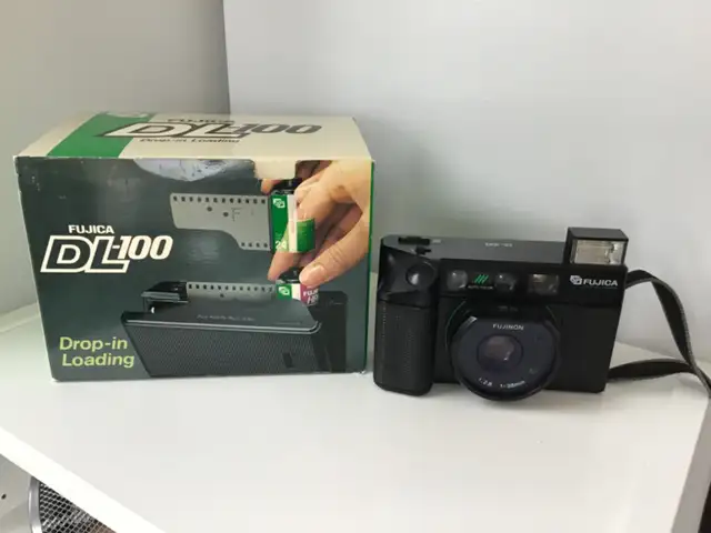 FUJICA DL-100 DROP-IN LOADING CAMERA - Photo 3