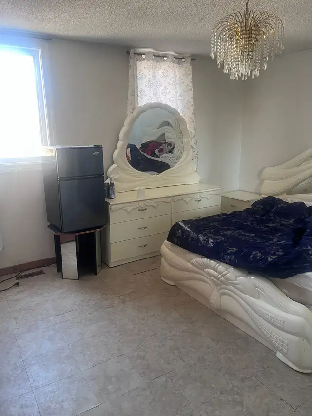 Brampton Room Rental Renting for Rent near Sheridan College - Photo 2