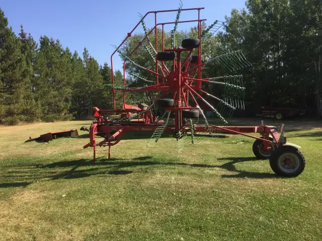Enorossi  24’ rotary hay rake - Photo 2