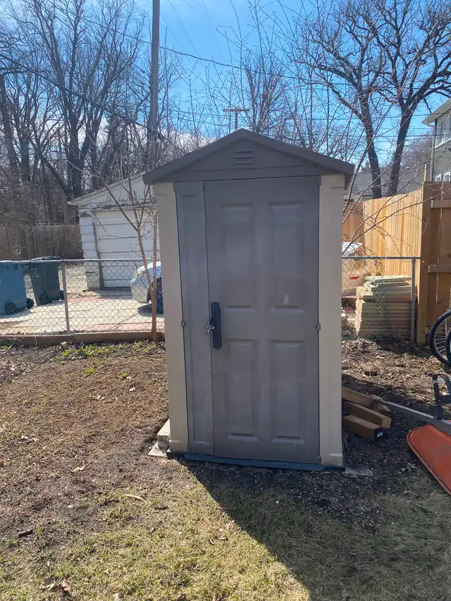 4 by 7 storage shed $550 OBO
