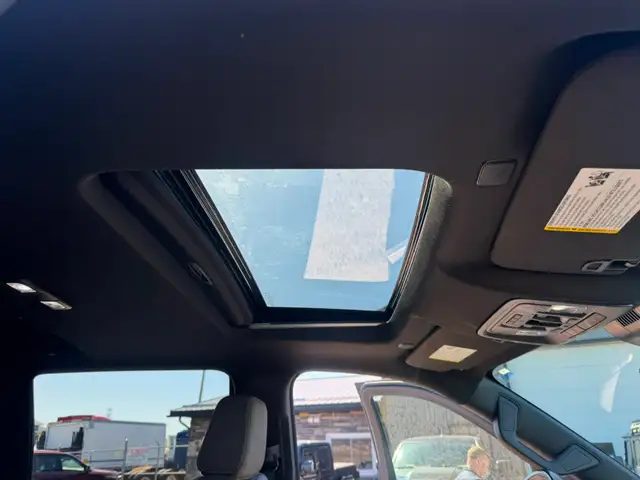 2025 Chevrolet Silverado ZR2 - Photo 15