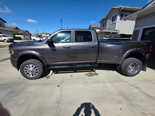 2021 RAM 3500 LARAMINE CREW CAB NIGHT EDITION 4X4