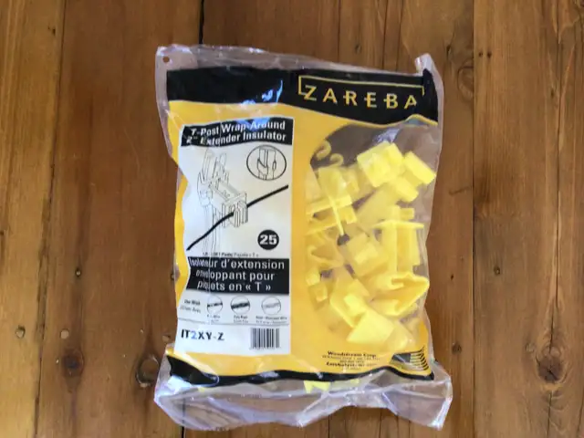 T post insulator for electric fence