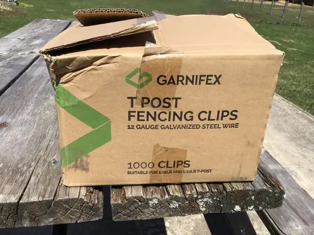 T post insulator for electric fence - Photo 2