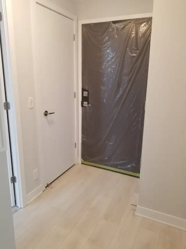 Yonge/Eglinton - Unfurnished 1-bedroom condo apartment for rent - Photo 4