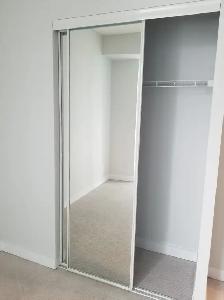 Yonge/Eglinton - Unfurnished 1-bedroom condo apartment for rent - Photo 5