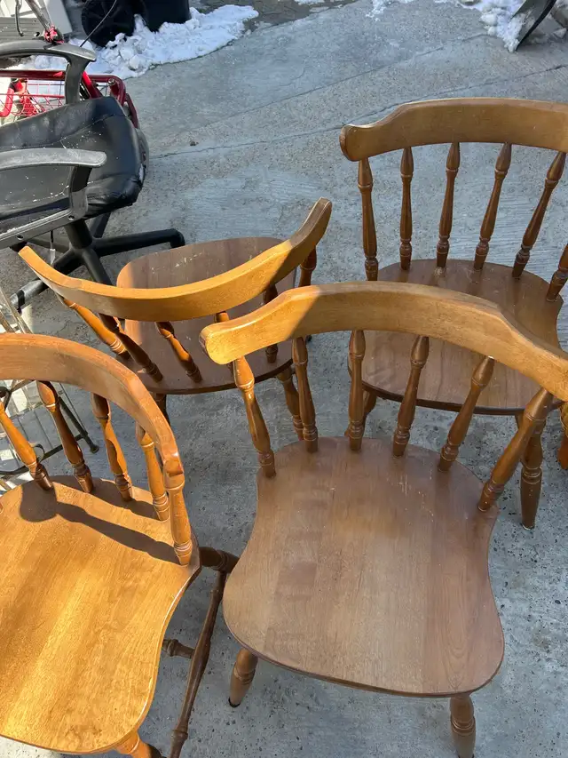 small table and four chairs - Photo 4