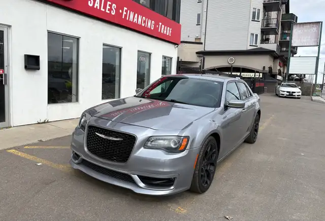 2018 Chrysler 300 300S RWD - Photo 5