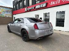 2018 Chrysler 300 300S RWD - Photo 7