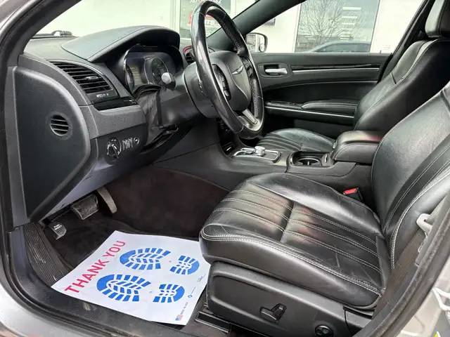2018 Chrysler 300 300S RWD - Photo 12