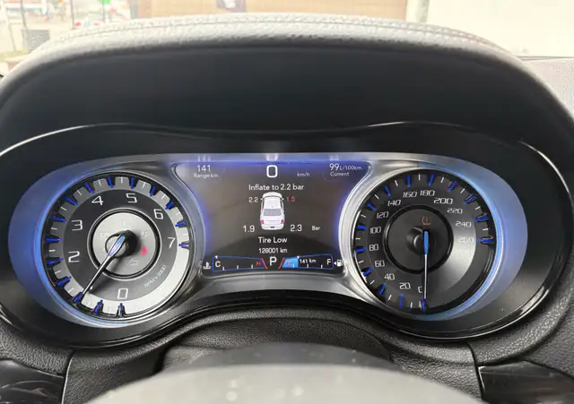 2018 Chrysler 300 300S RWD - Photo 20