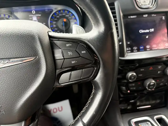 2018 Chrysler 300 300S RWD - Photo 22