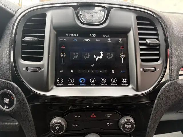 2018 Chrysler 300 300S RWD - Photo 24