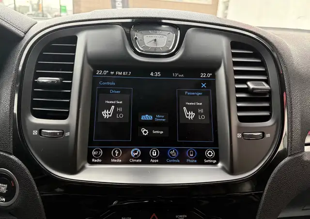 2018 Chrysler 300 300S RWD - Photo 25