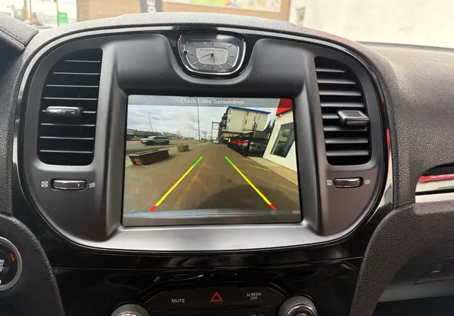 2018 Chrysler 300 300S RWD - Photo 26