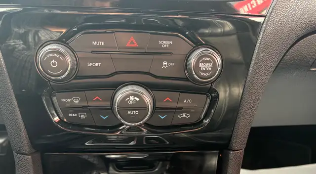 2018 Chrysler 300 300S RWD - Photo 27