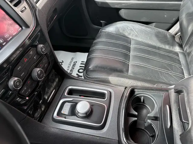 2018 Chrysler 300 300S RWD - Photo 28