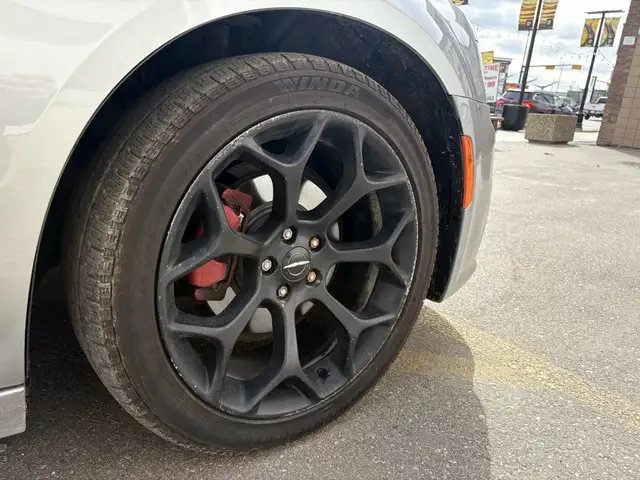 2018 Chrysler 300 300S RWD - Photo 30