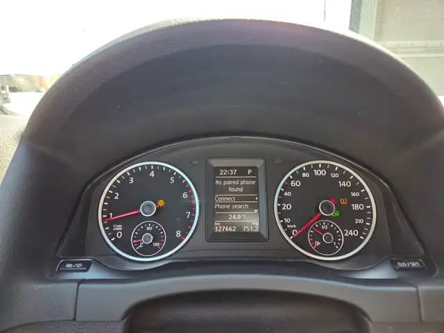 2014 Volkswagen Tiguan - Fully loaded, clean carfax, low mileage - Photo 8