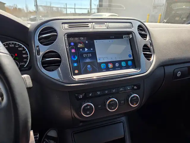 2014 Volkswagen Tiguan - Fully loaded, clean carfax, low mileage - Photo 9