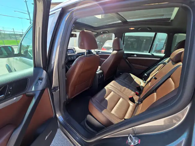 2014 Volkswagen Tiguan - Fully loaded, clean carfax, low mileage - Photo 11