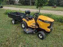 Tracteur a gazon CUB CADET XT1 18 hp 42'' de coupe 123 hrs