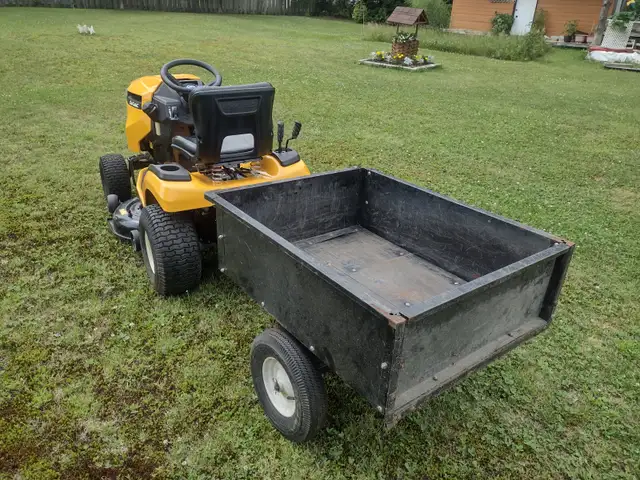 Tracteur a gazon CUB CADET XT1 18 hp 42'' de coupe 123 hrs - Photo 2
