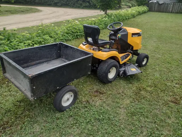 Tracteur a gazon CUB CADET XT1 18 hp 42'' de coupe 123 hrs - Photo 3