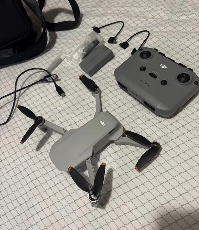 DJI Mini 2 Drone - Photo 2
