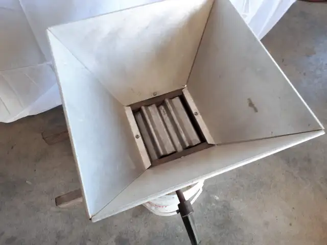 Grape Press and Crusher - Photo 4