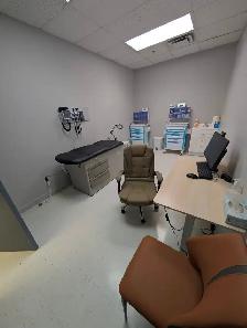 Prime Clinic Room for Rent – Chinatown, all inclusive, amenities