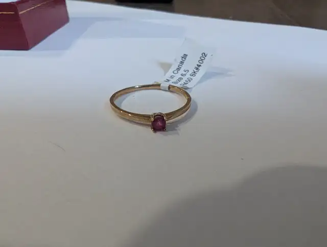 Brand New 10K Gold Ruby Ring For Sale - Photo 4