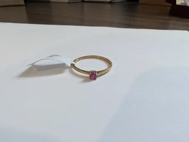 Brand New 10K Gold Ruby Ring For Sale - Photo 6