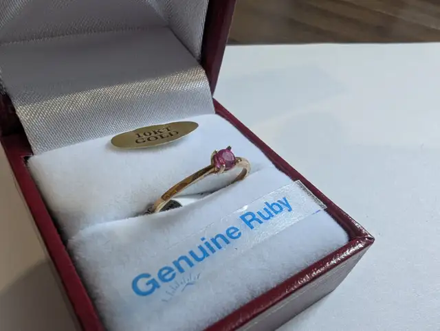 Brand New 10K Gold Ruby Ring For Sale - Photo 7