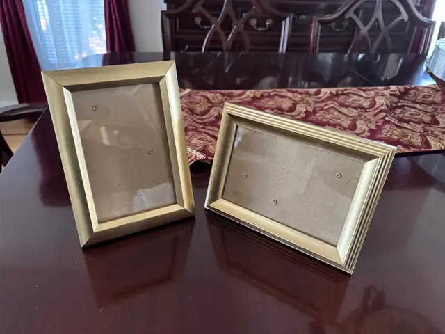 Free  12 picture frames - Photo 2