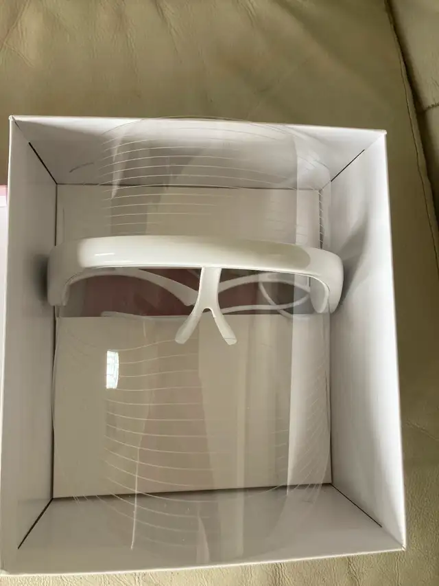 Light Therapy Mask - Photo 2