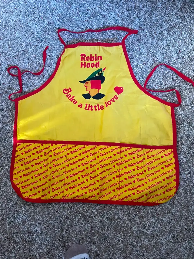 for sale vintage Robinhood flour bake a little love apron - Photo 2