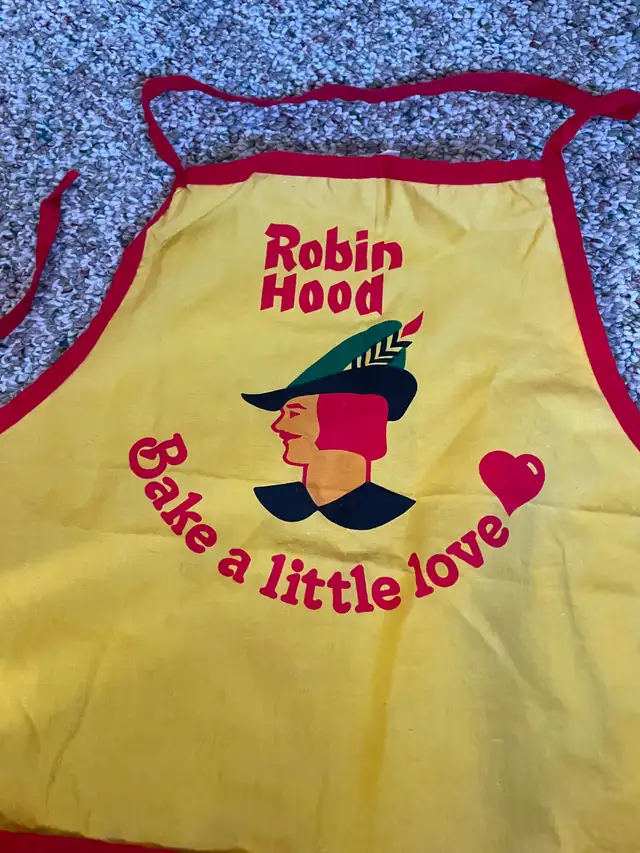 for sale vintage Robinhood flour bake a little love apron - Photo 3