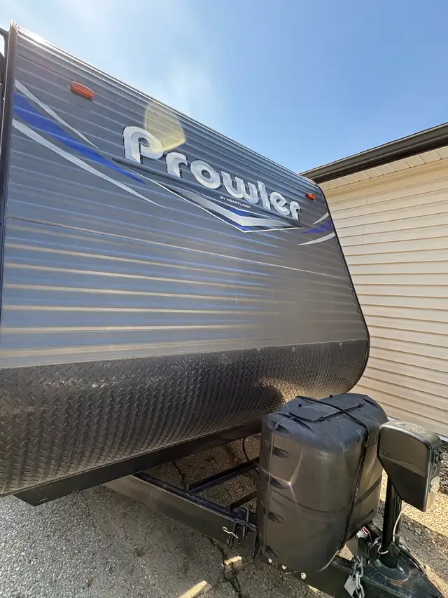 2020 Prowler travel trailer - Photo 3