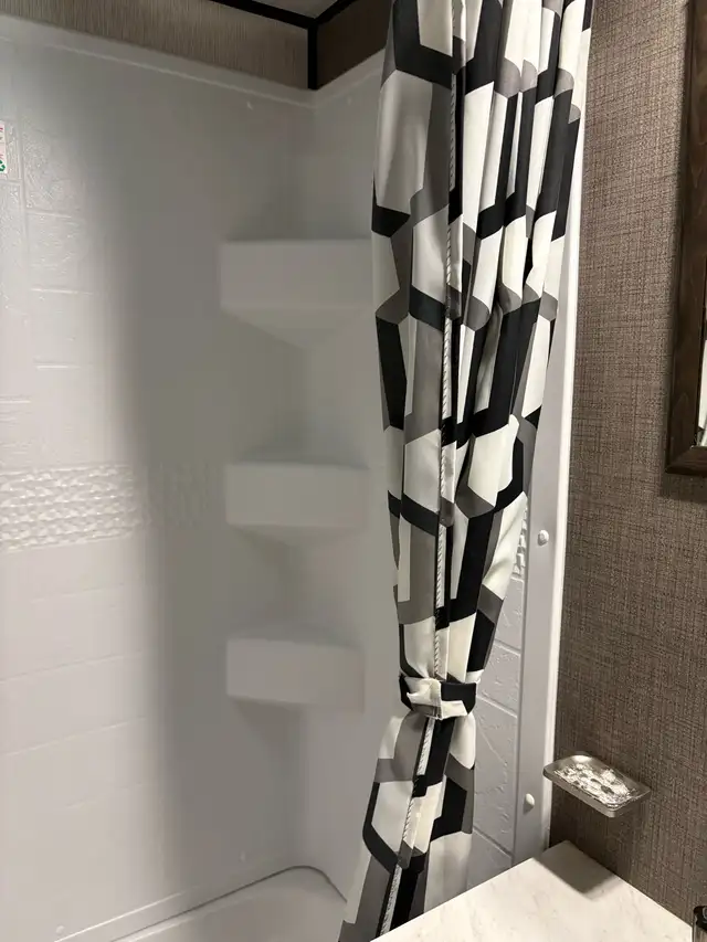 2020 Prowler travel trailer - Photo 9